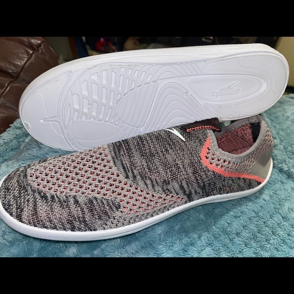 Water shoes - Picture 4 of 4